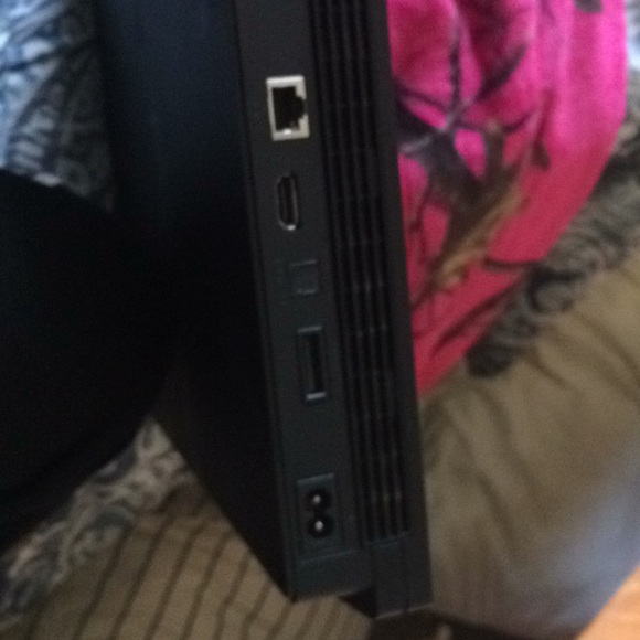 Play station 3 - Picture 2 of 2